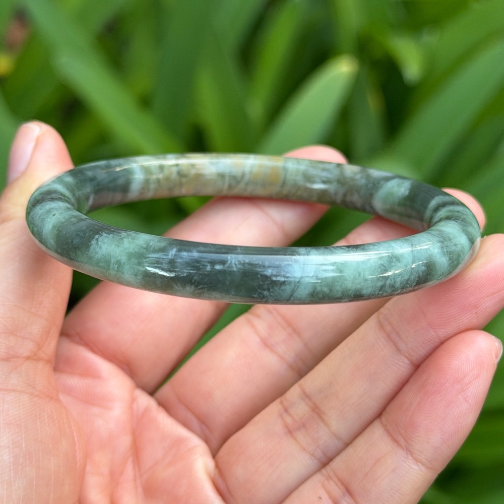 60.5mm‎ inner diameter skinny xiuyu jade bangle 0689